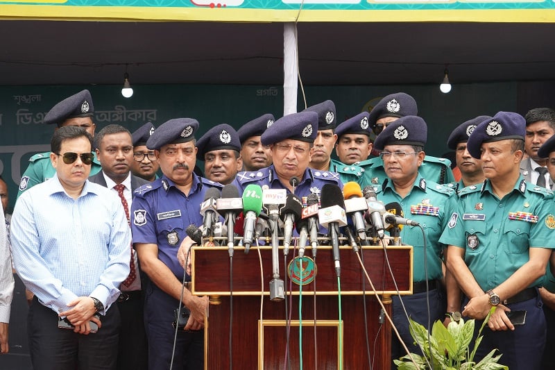 সুনির্দিষ্ট অভিযোগ ছাড়া কোরবানির পশুবাহী পরিবহন থামানো যাবে না: আইজিপি