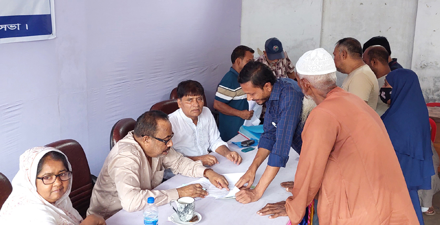 ঈশ্বরদী পৌরসভায় চলছে নতুন কর নির্ধারণে গণশুনানি