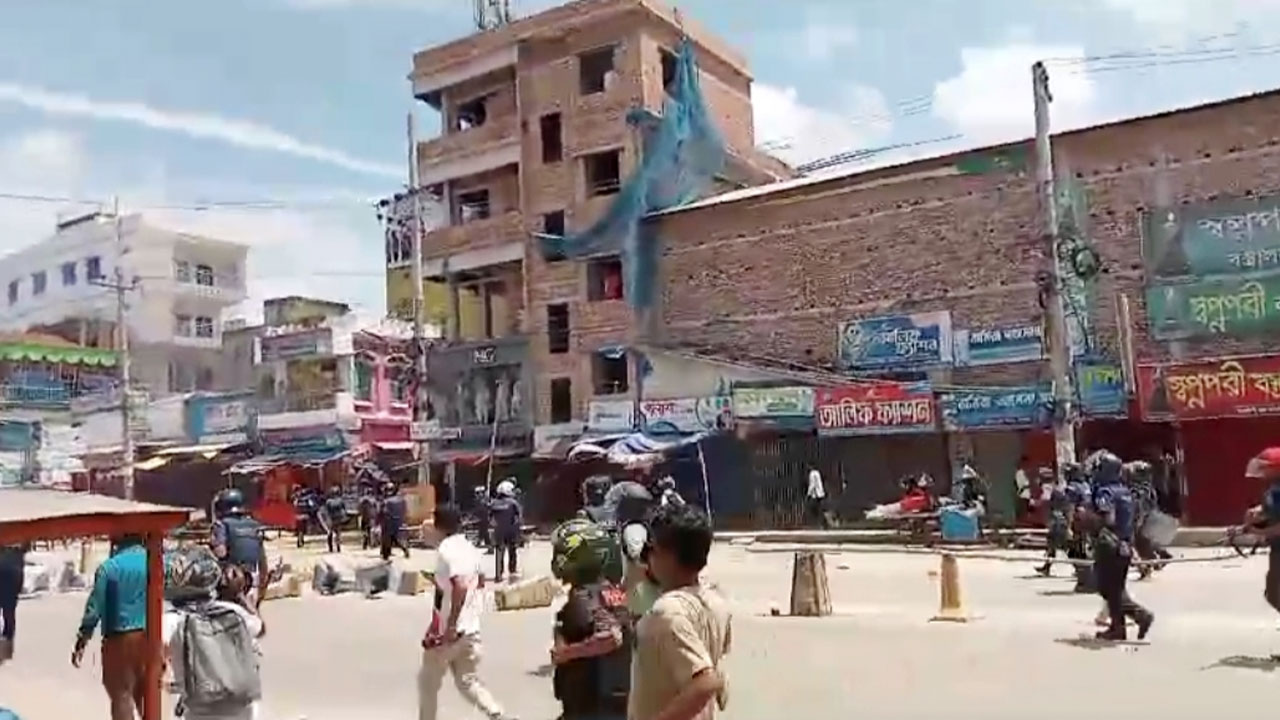 ত্রিমুখী সংঘর্ষে নাটোর শহর রণক্ষেত্র, পুলিশ সুপারসহ আহত ২০