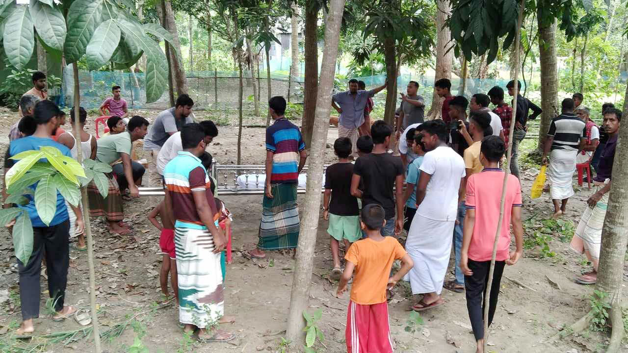 পাবনায় বিদ্যুৎস্পৃষ্টে ভাই-বোনের মৃত্যু