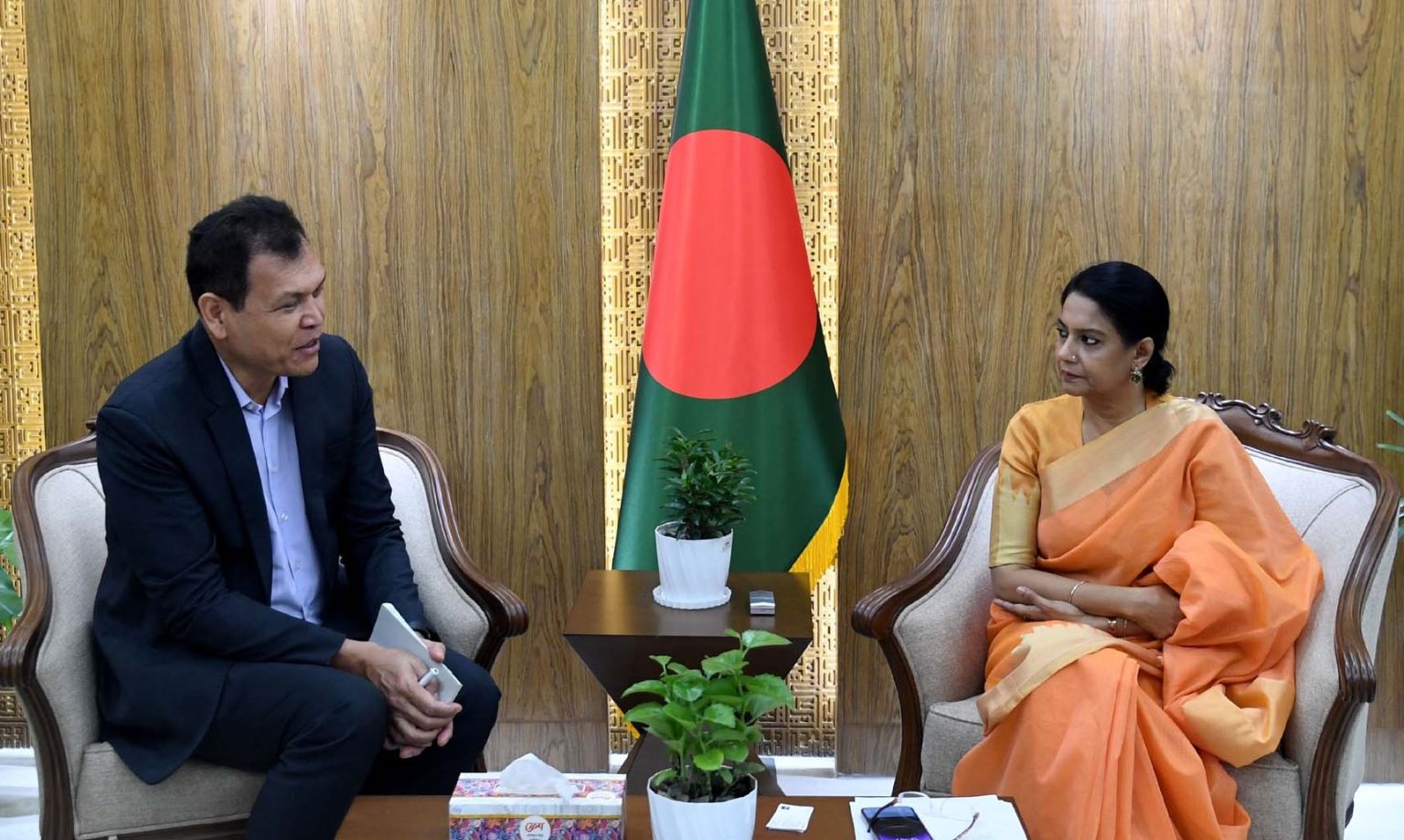 নদী পরিষ্কার প্রকল্পে বাংলাদেশকে সহায়তা করবে এডিবি: পরিবেশ উপদেষ্টা