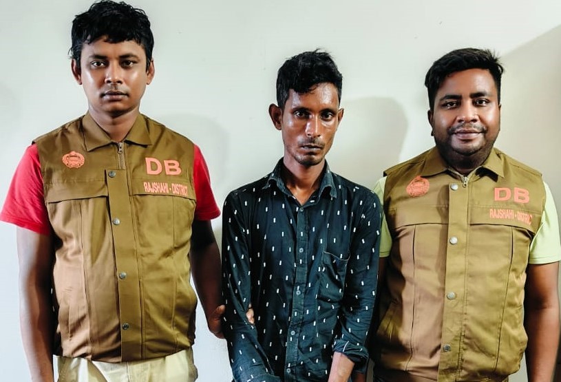 বাঘায় পুলিশের অভিযানে ফেনসিডিলসহ গ্রেফতার ১