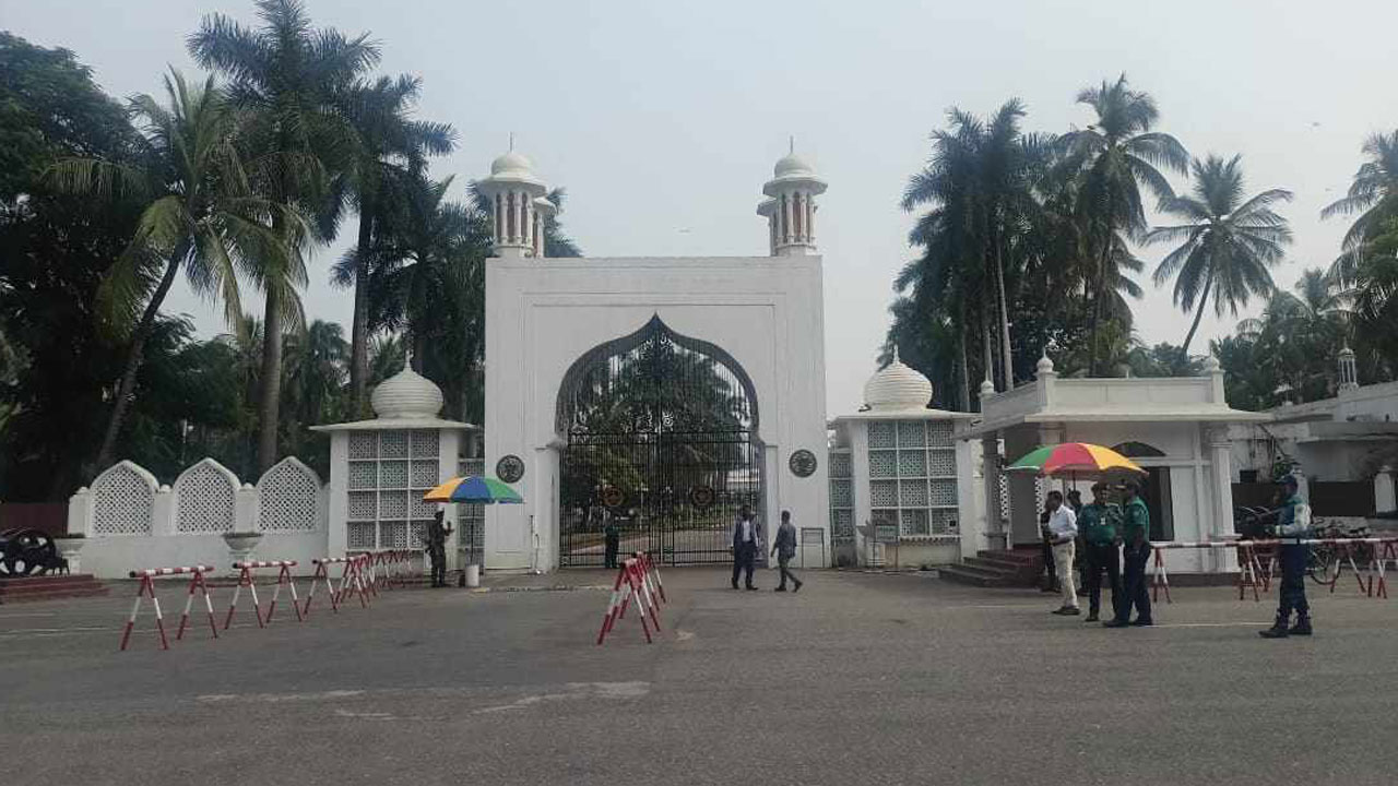 বঙ্গভবনে গেলেন মির্জা ফখরুল ও জামায়াত আমিরসহ অনেক নেতা