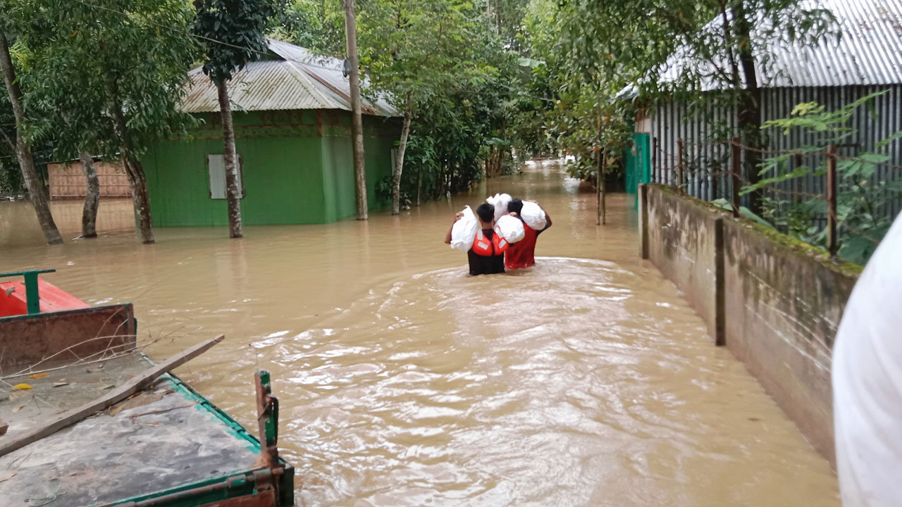 ১১ জেলায় বন্যা: মৃত্যু বেড়ে ৩১