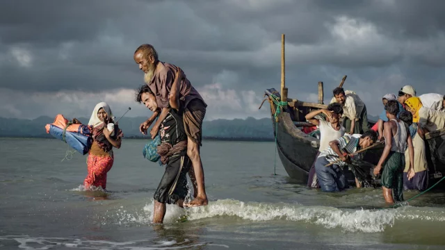 বাংলাদেশে ঢুকেছে আরও ৮ হাজার রোহিঙ্গা: পররাষ্ট্র উপদেষ্টা