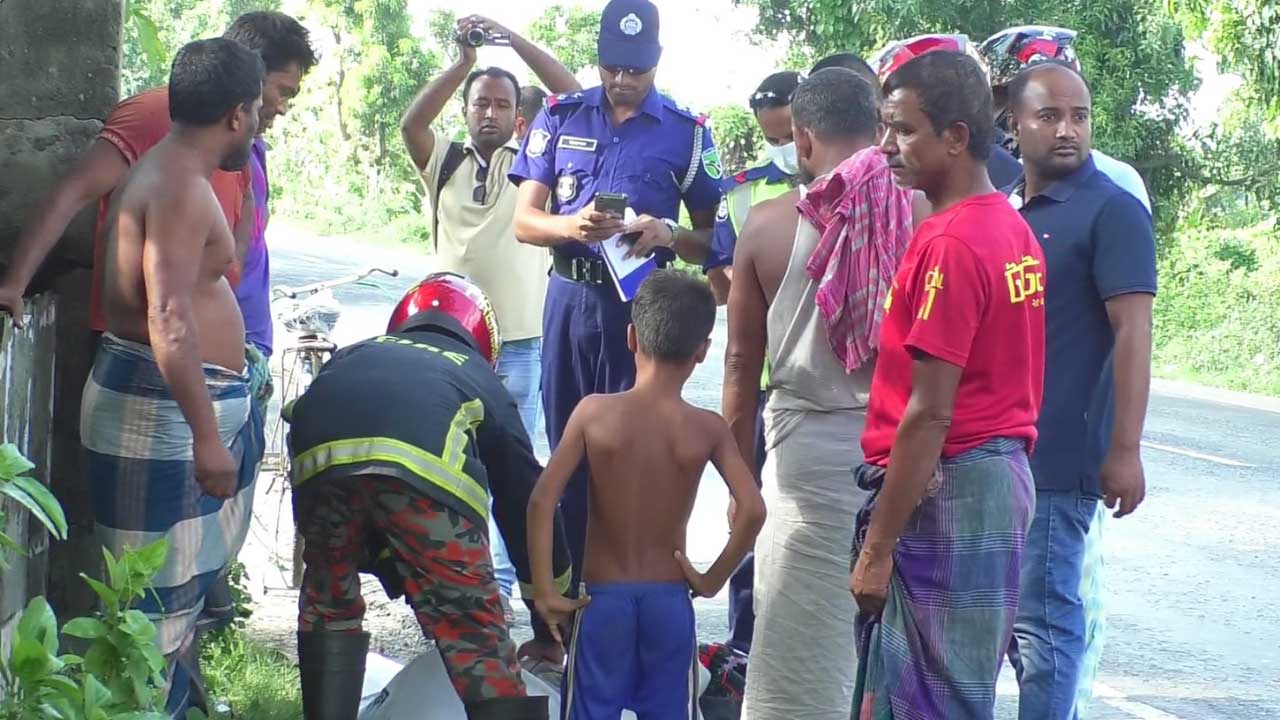 নাটোরে বাসের ধাক্কায় মোটরসাইকেল আরোহী নিহত