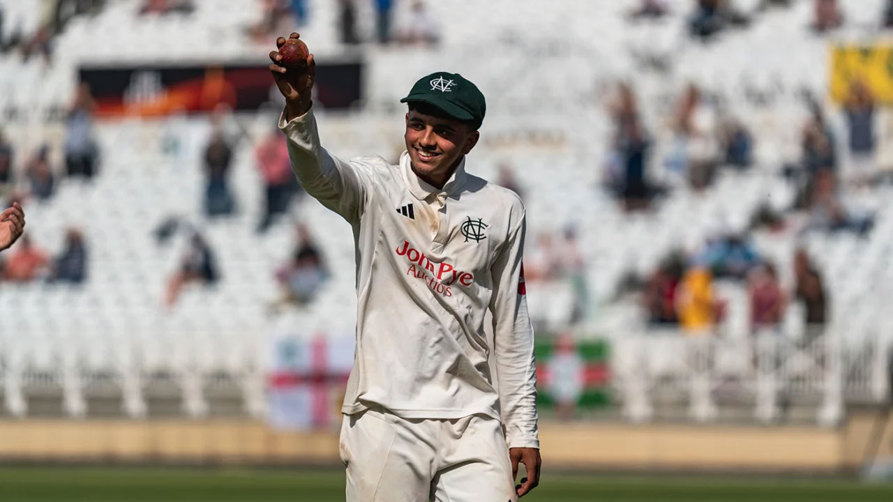 ১৫৯ বছরের রেকর্ড ভাঙলেন ১৬ বছরের ফারহান