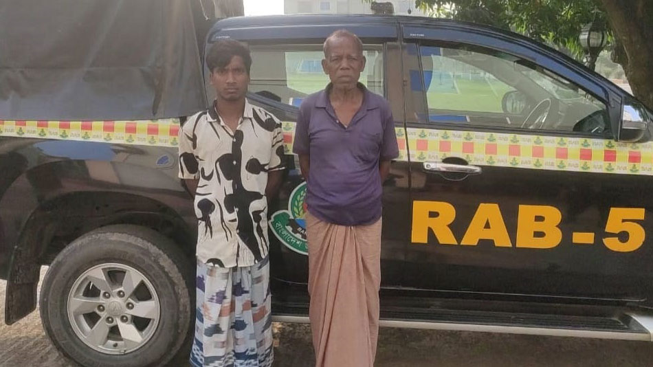 মদ্যপানে দুজনের মৃত্যুর পর র‍্যাবের অভিযান, গ্রেপ্তার ৪