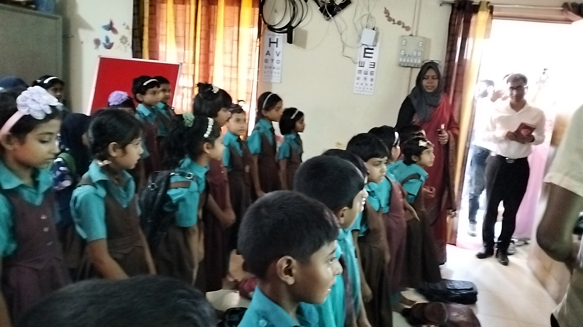 বাগমারায় থানা ও শিক্ষা প্রতিষ্ঠান পরিদর্শন করলেন জেলা প্রশাসক