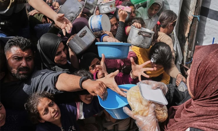 গাজায় সম্ভাব্য ‘মানবিক সহায়তা বিতরণ’ অনুমোদন করল ইসরাইল