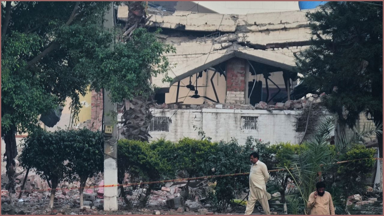 ‘ভারতের হামলায় পাকিস্তানে নিহত শতাধিক’
