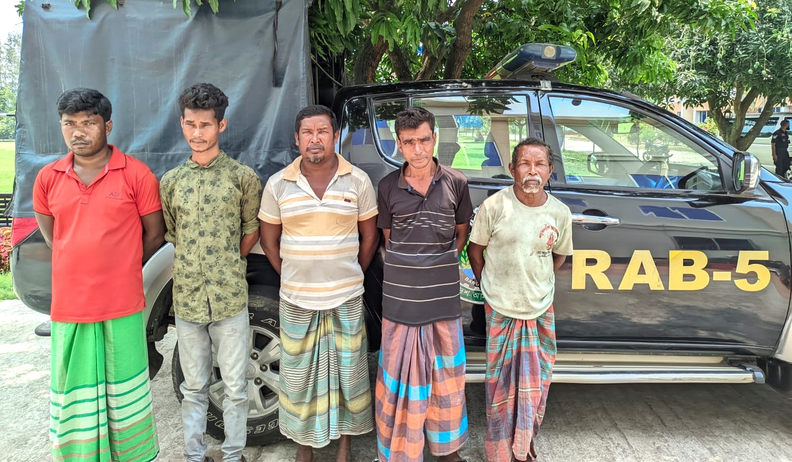 রাজশাহীতে তিন হাজার লিটার মদ উদ্ধার : গ্রেপ্তার ৫