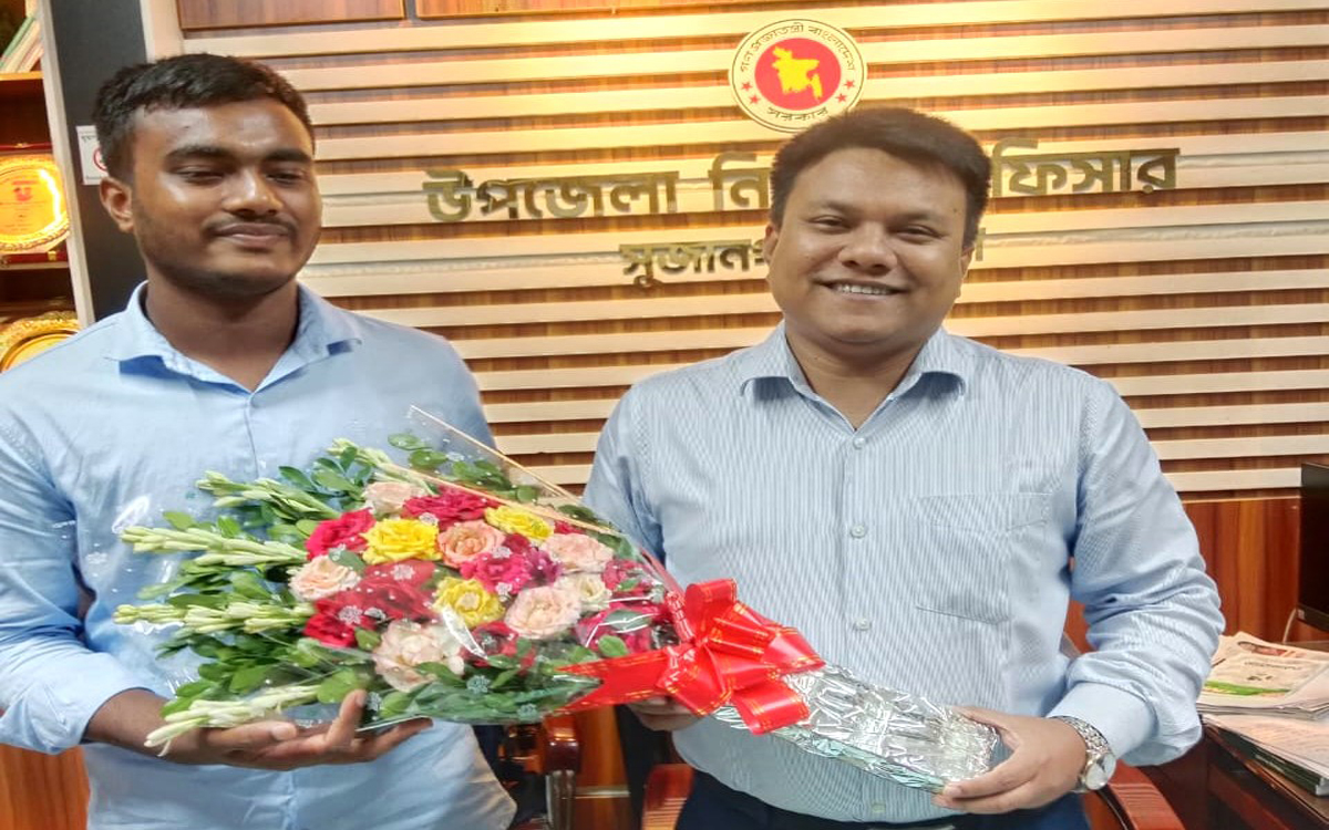 জাবি ভর্তি পরীক্ষায় বিজ্ঞান ইউনিটে ১ম স্থান অধিকারী সোহানকে শুভেচ্ছা ও সহযোগিতার হাত বাড়িয়ে দিলেন ইউএনও