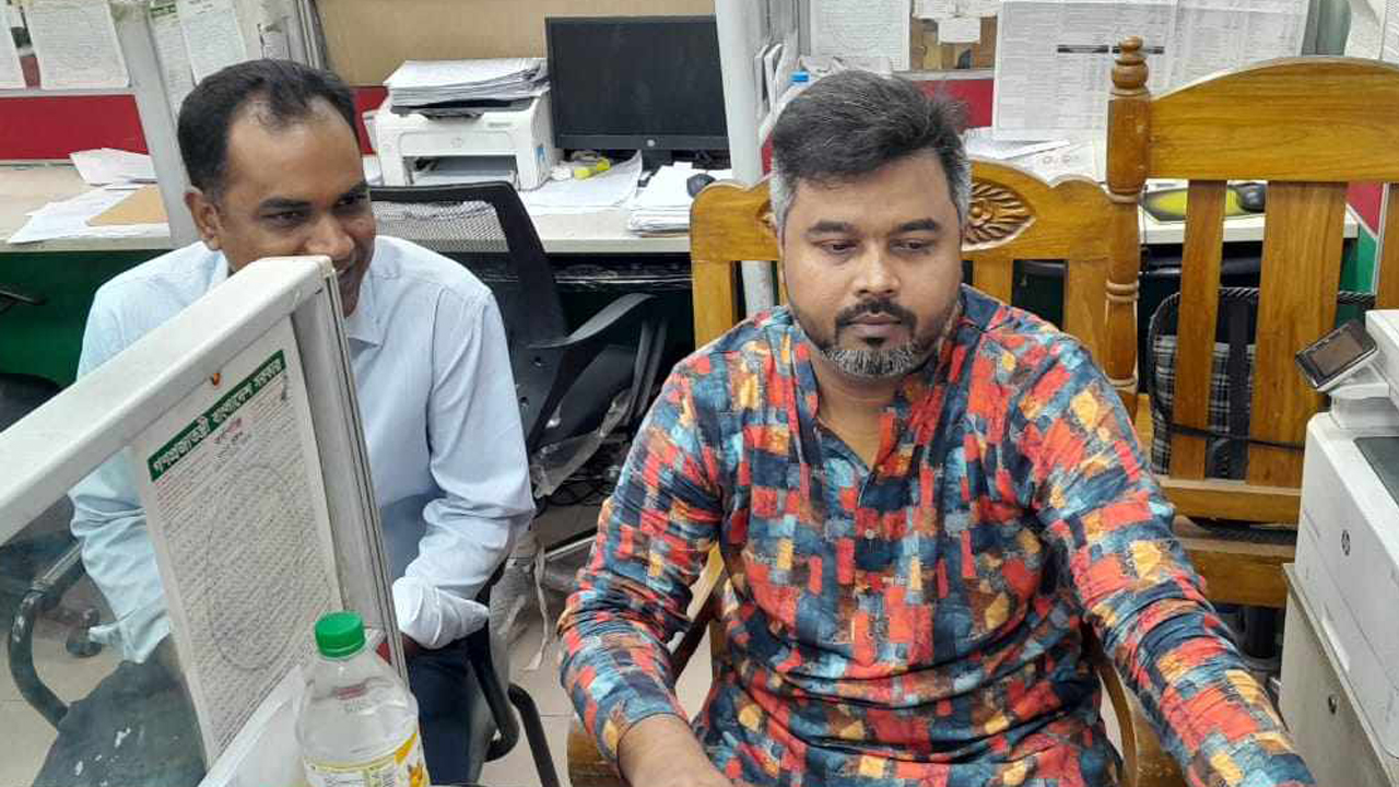 ১০ দিন পর খুলল সচিবালয়, সবার মধ্যে ঈদের আমেজ