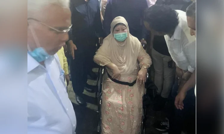 নিয়মিত স্বাস্থ্য পরীক্ষায় খালেদা জিয়া এভারকেয়ার হাসপাতালে