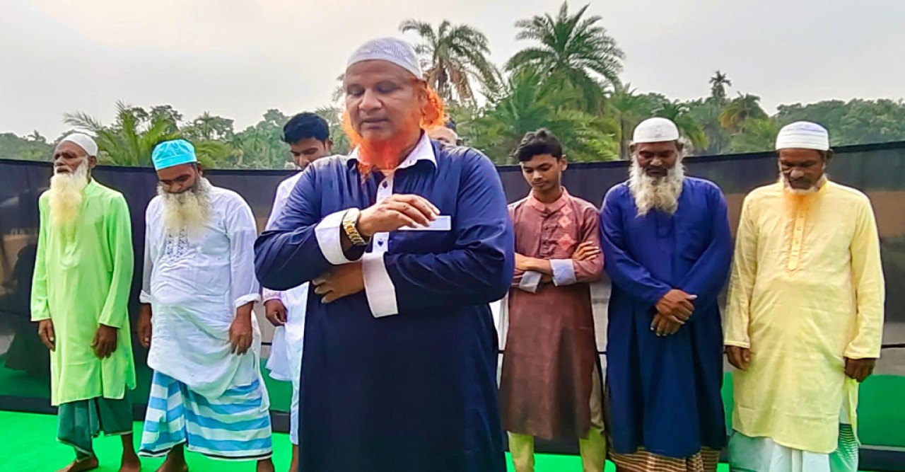 সৌদির সঙ্গে মিল রেখে পুঠিয়ার এক গ্রামে আজ ঈদ