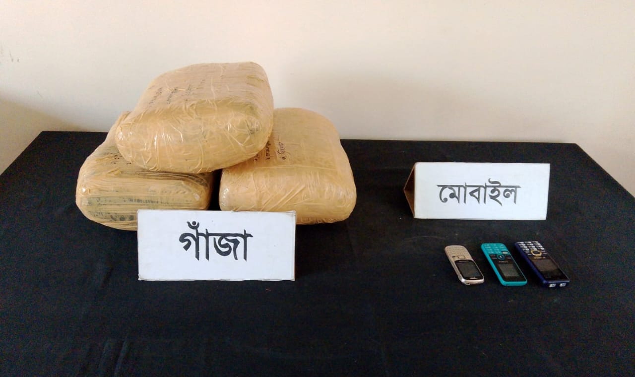 মাদকচক্রের চার ব্যবসায়ীকে গাঁজাসহ গ্রেফতার