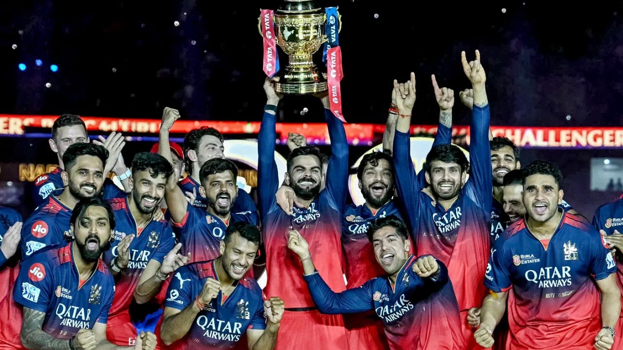 ছাদখোলা বাসে চড়া হচ্ছে না কোহলিদের, যে কারণে অনুমতি দিলো না পুলিশ