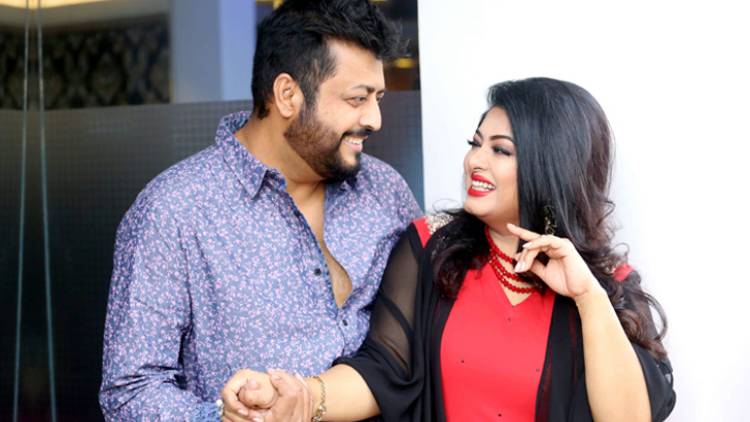 দূরে থেকেও আমরা কাছে, মৌসুমীকে নিয়ে ওমর সানী