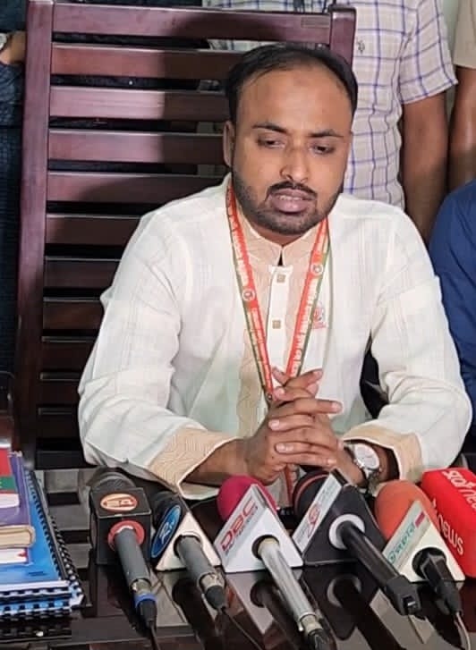 ষড়যন্ত্রের শিকার হলেন আন্তর্জাতিক মানবাধিকার সুরক্ষা ও বিরোধ নিস্পত্তি আইন কেন্দ্র পরিচালক তানভীর আহমেদ দ্বীপ