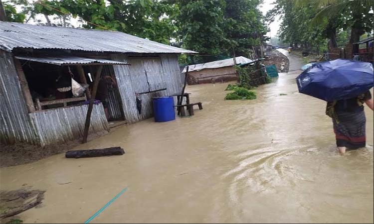 টানা বর্ষণ ও পাহাড়ী ঢলে বিপর্যস্ত রাঙ্গামাটির কয়েকটি  উপজেলার  জনজীবন